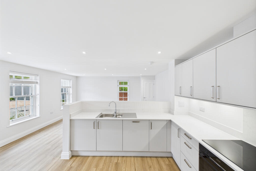 CAM05449G0-PR0004-STILL003