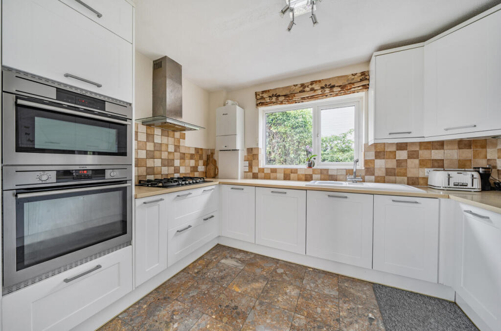 1360591-22-68dd0c...