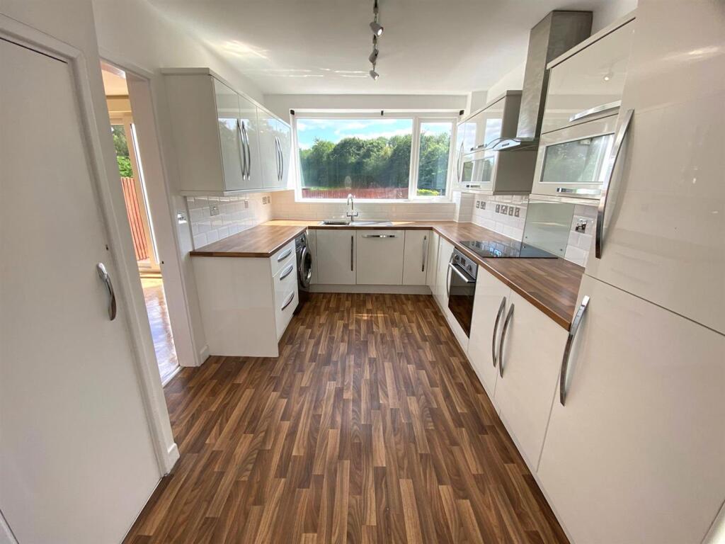 Kitchen (2).jpeg