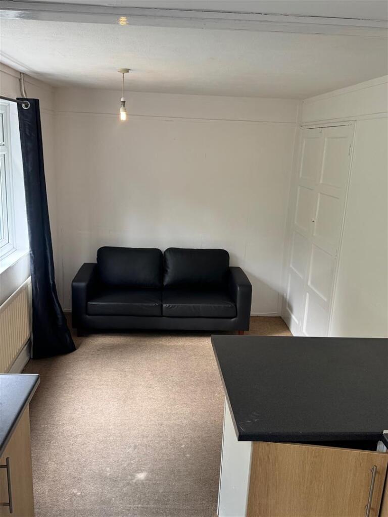 Lounge a.jpg