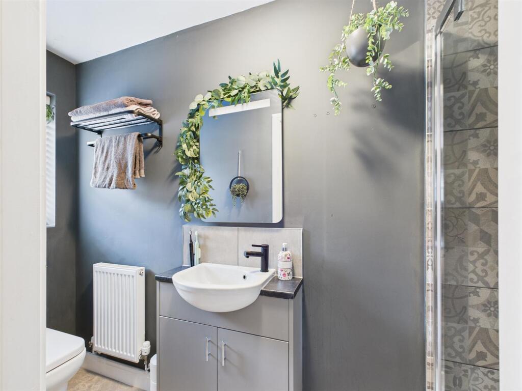 En-suite shower room