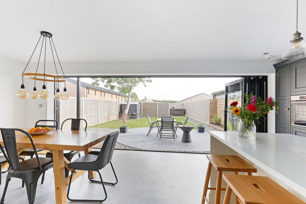 Kitchen / Dining