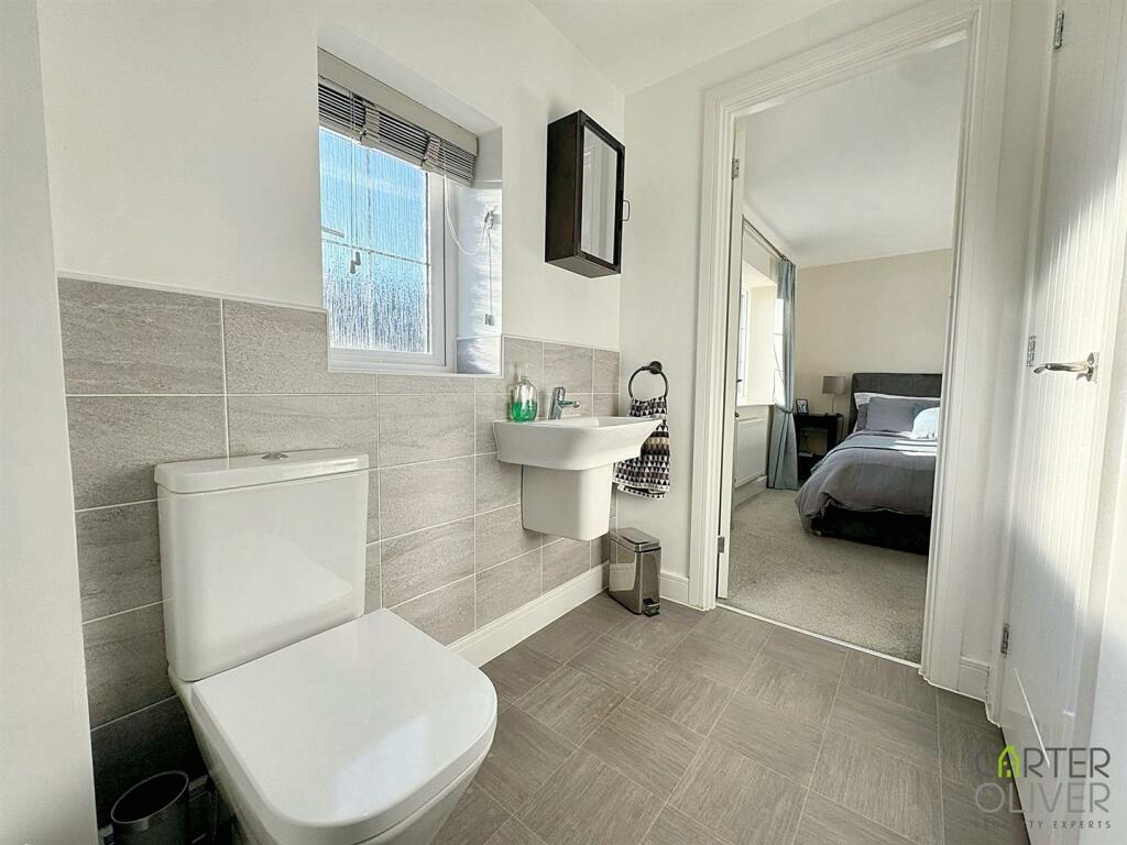 ENSUITE TO BEDROOM 1
