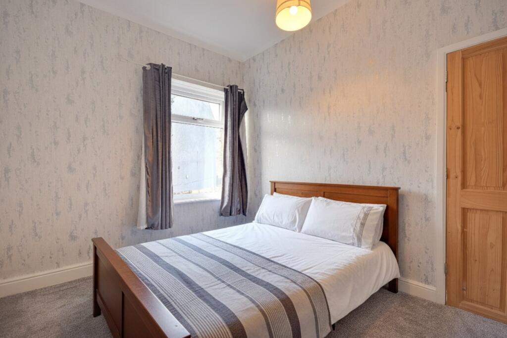 Slade Lane EweMove Brighouse (6)