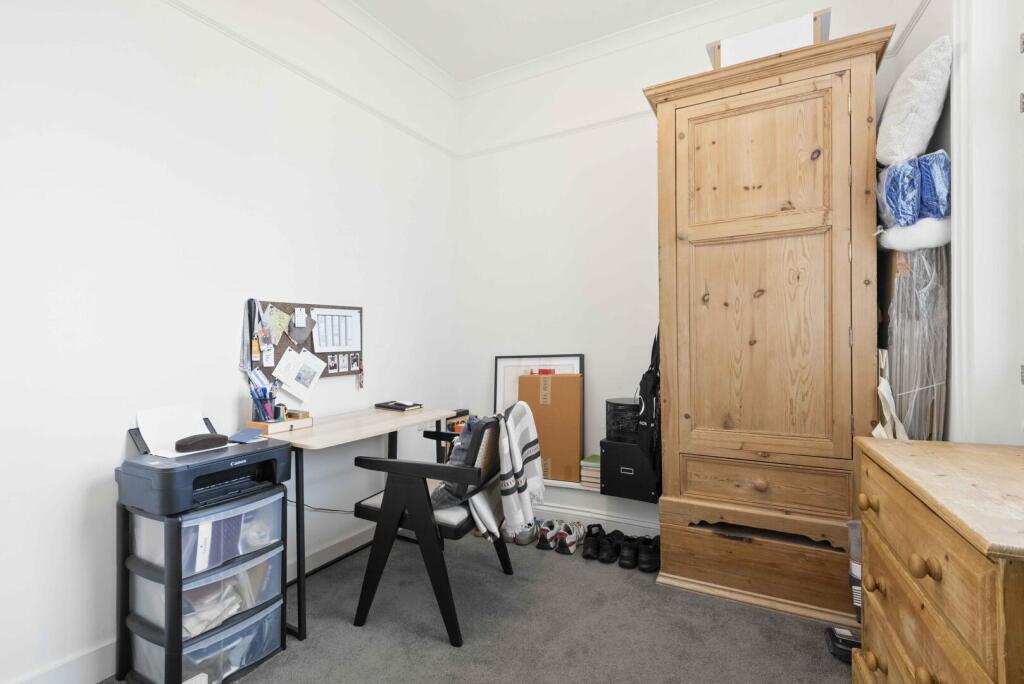 Bedroom 2/Study