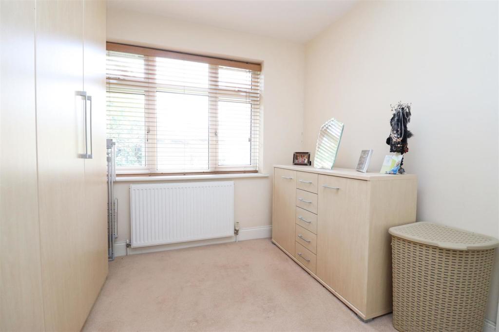 bedroom 2.JPG