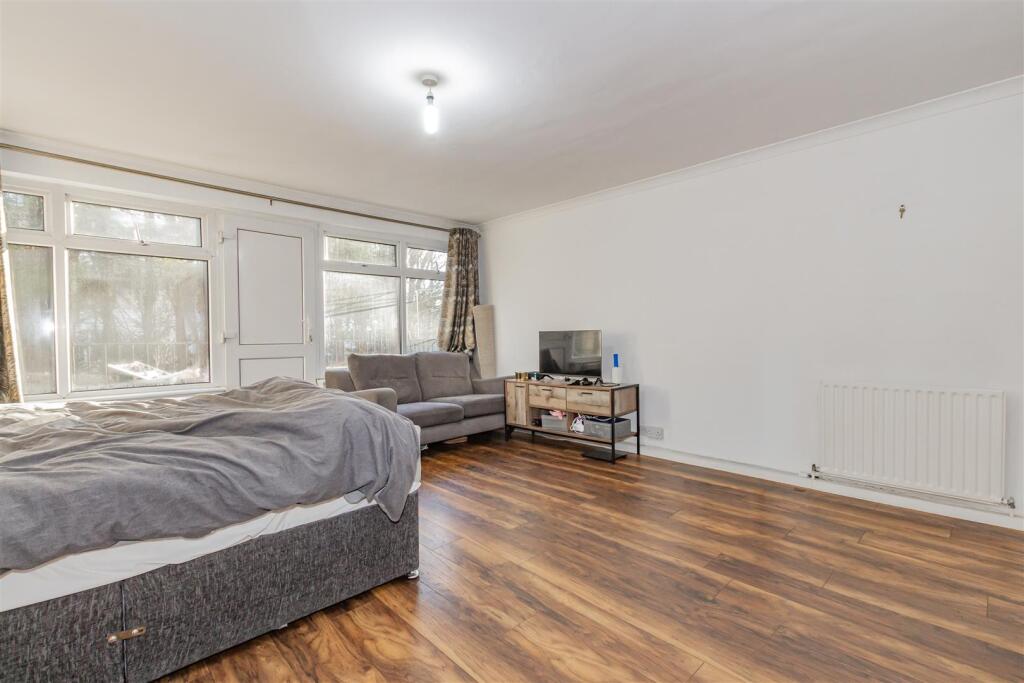 Lounge/Bedroom