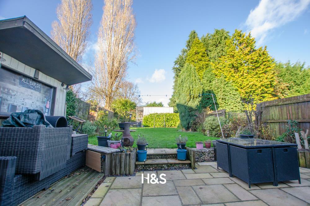 50 chamberlain rear garden.jpg