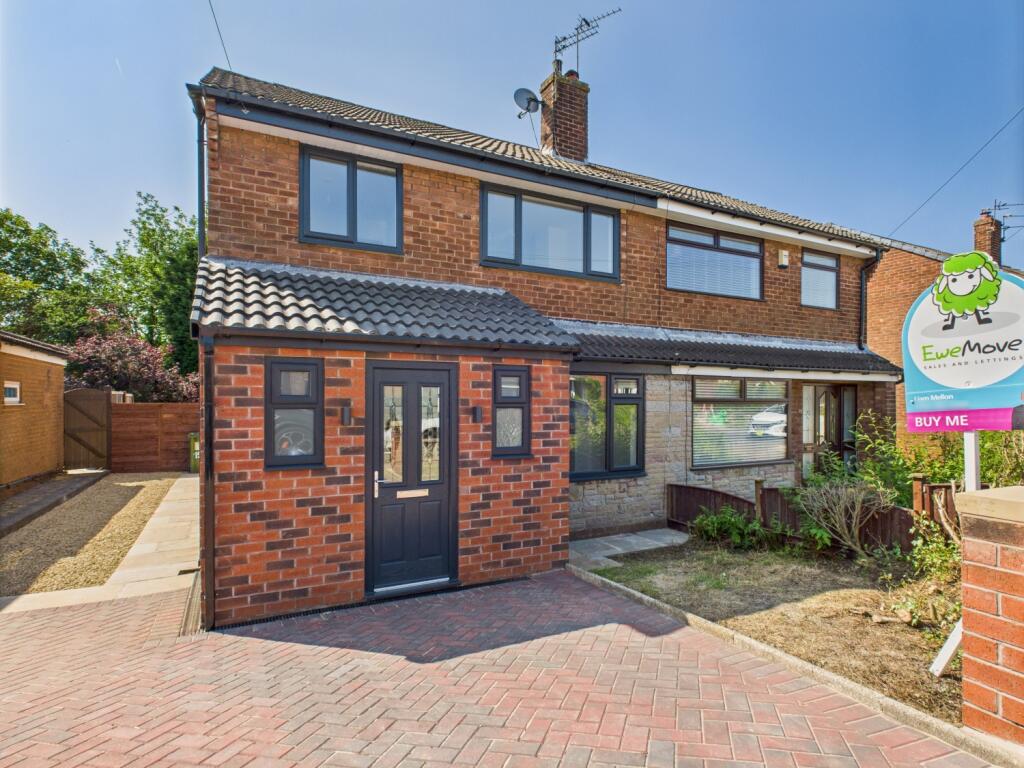 CAM03729G0-PR0072-STILL030