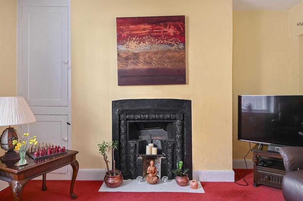 11 Hill Street TN34 (39).jpg