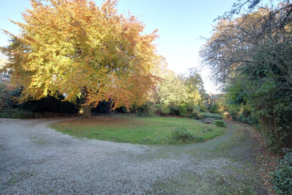 Shared front garden and circular driveway