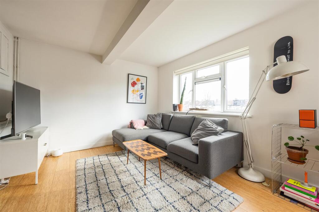 St Albans Court E11