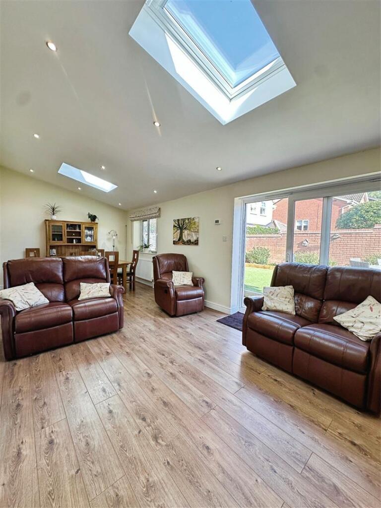 fb706087--4493-8DF4-9605BF0A08E7-32245-00000B487B8