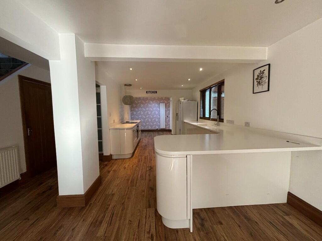 Contemporary Kitchen