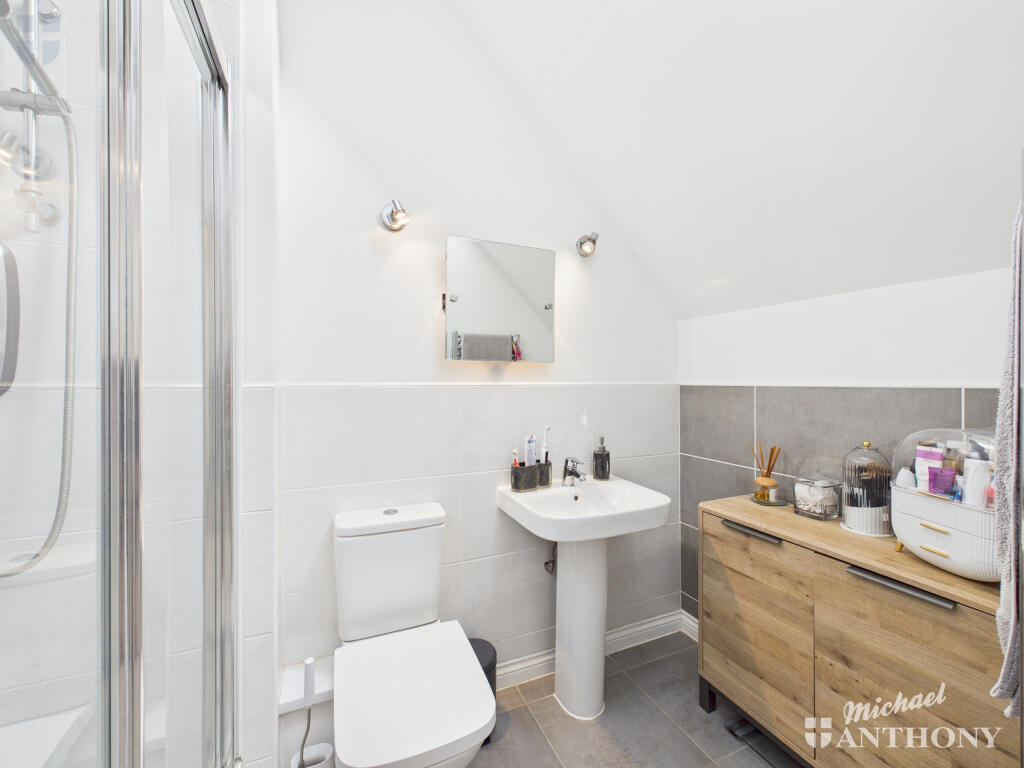 CAM03852G0-PR0460-STILL003