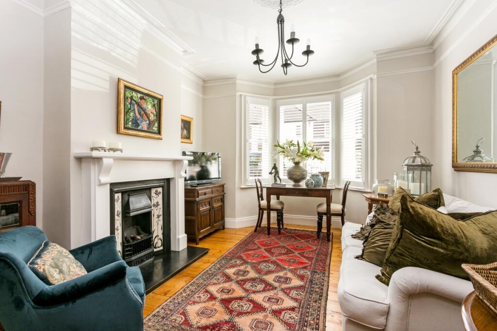 37 Queens Road 28...