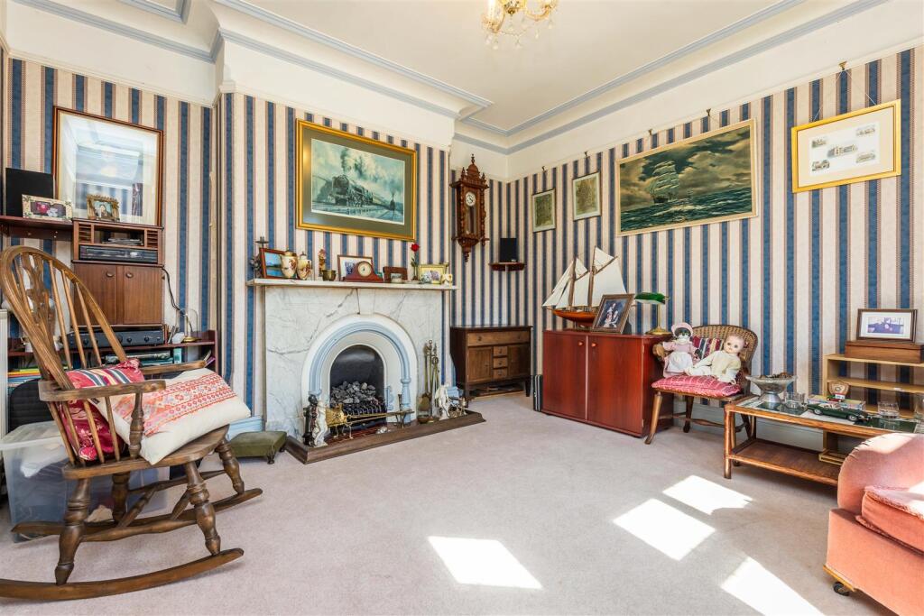 Northcote House, 45, Bingham Road Radcliffe-On-Tre