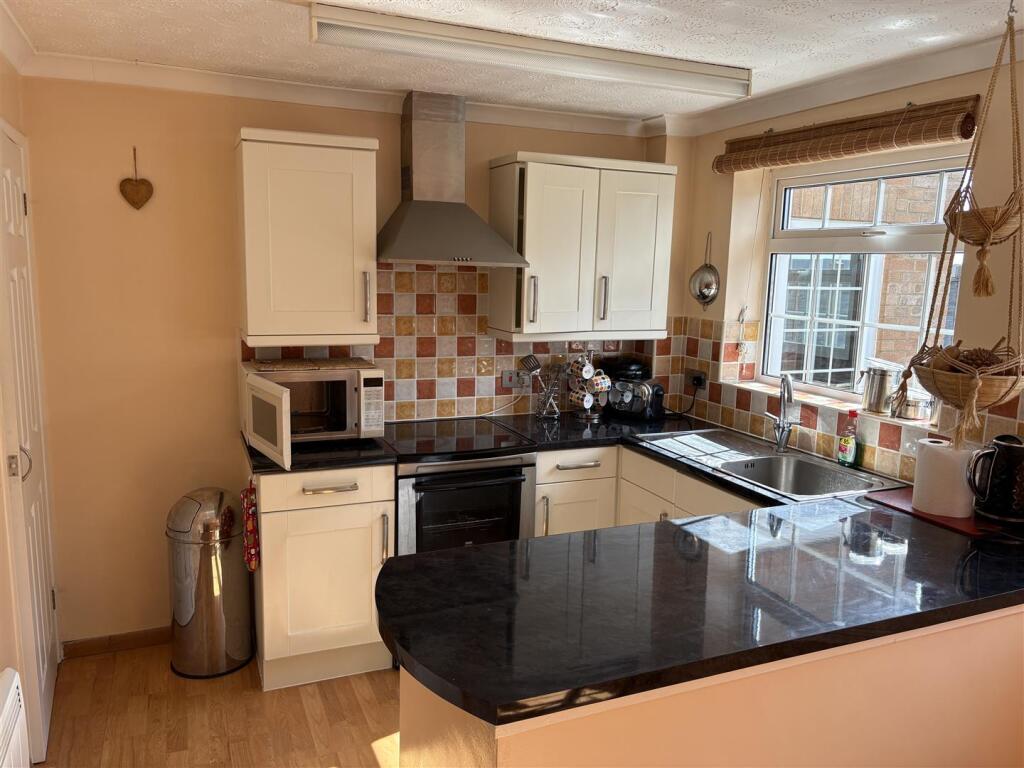 Kitchen..jpg