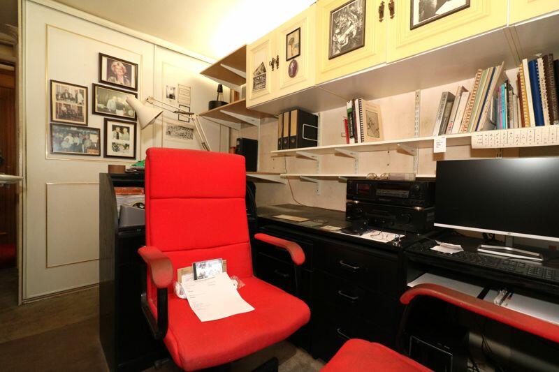 Bedroom 2 / Study