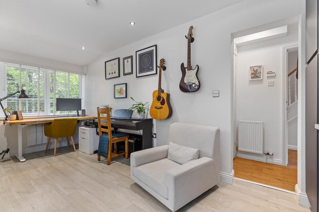 78 Fenay Lane, Almondbury 19_297.png