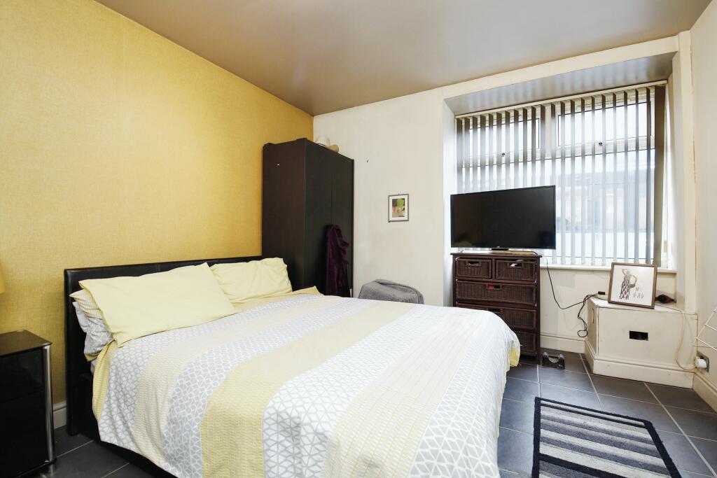Reception/Bedroom