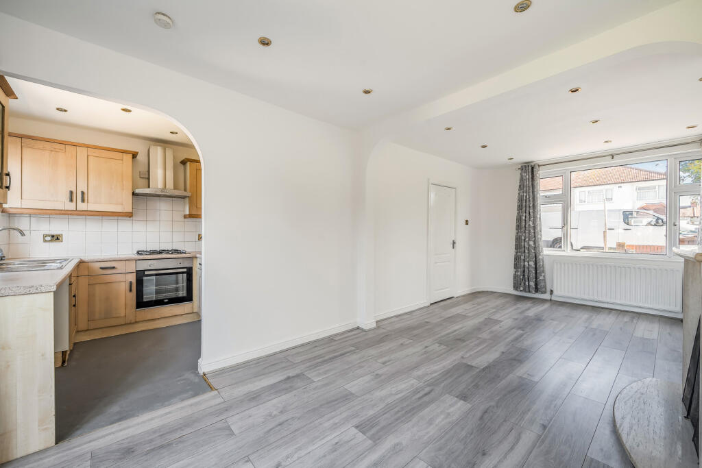 1364084-9-68e3a54...