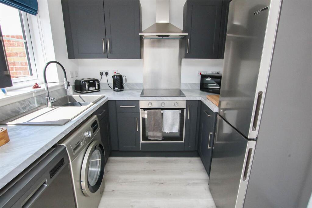 DINING/KITCHEN