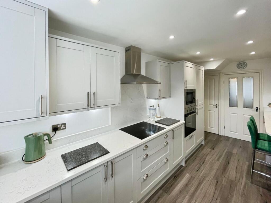 92f22c36--401D-8B61-1E09702A9393-91996-00000CEE613