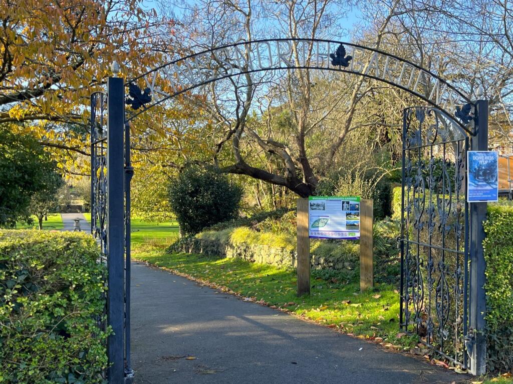 Kingsnorth Gardens