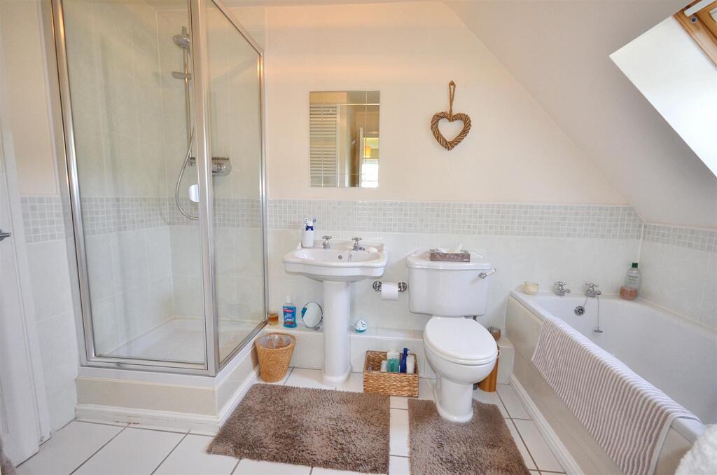 En-Suite Bathroom