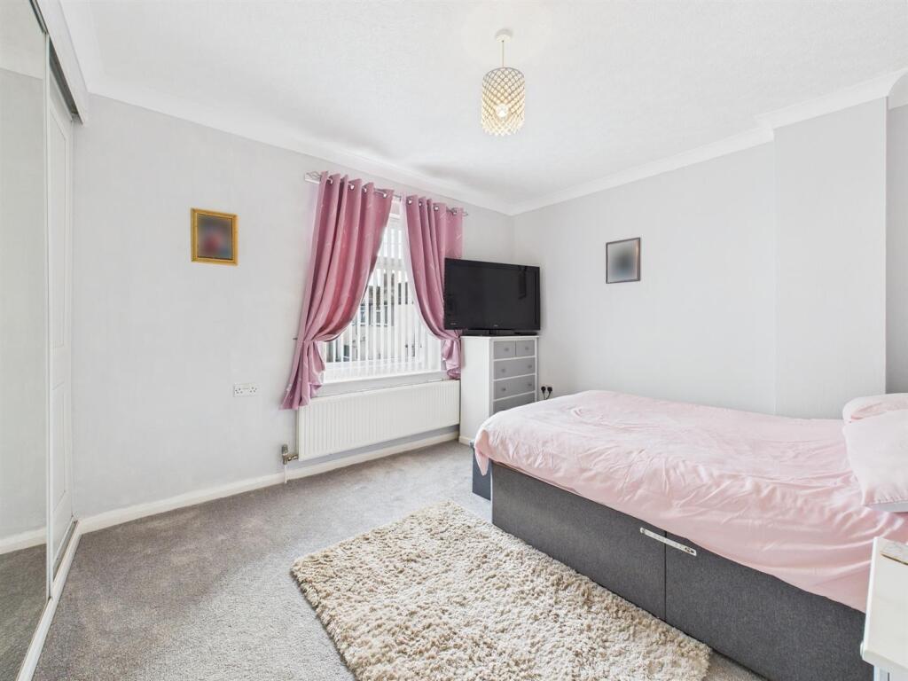 Bedroom: