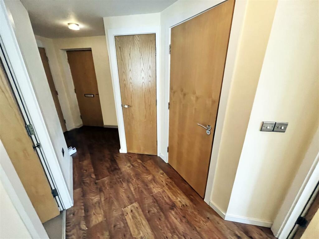 Hallway.jpg