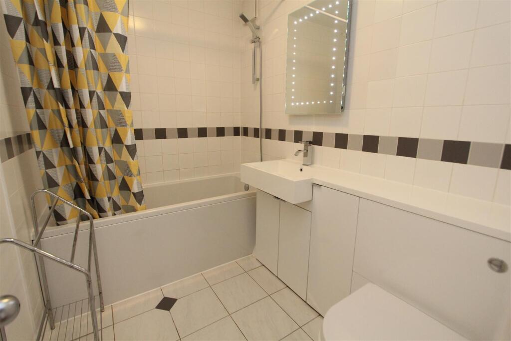 Bathroom.JPG