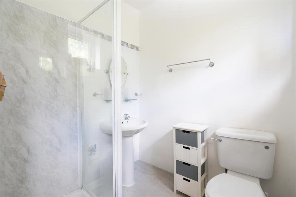 20 Crimscote Close_4.jpg