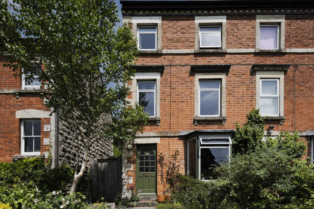 295707 - BR.1.hr.jpg