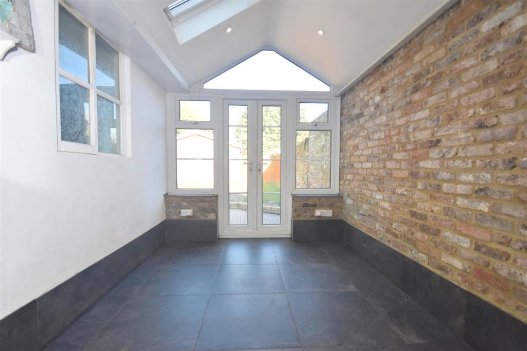 Garden room.jpg