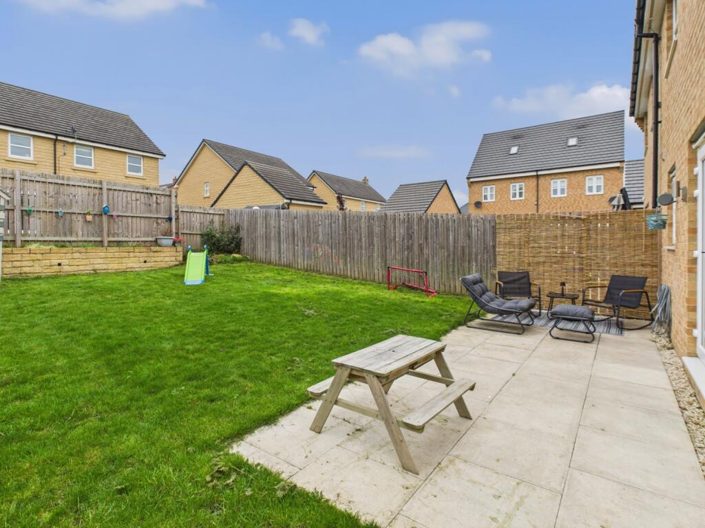 CAM04233G0-PR0034-STILL023