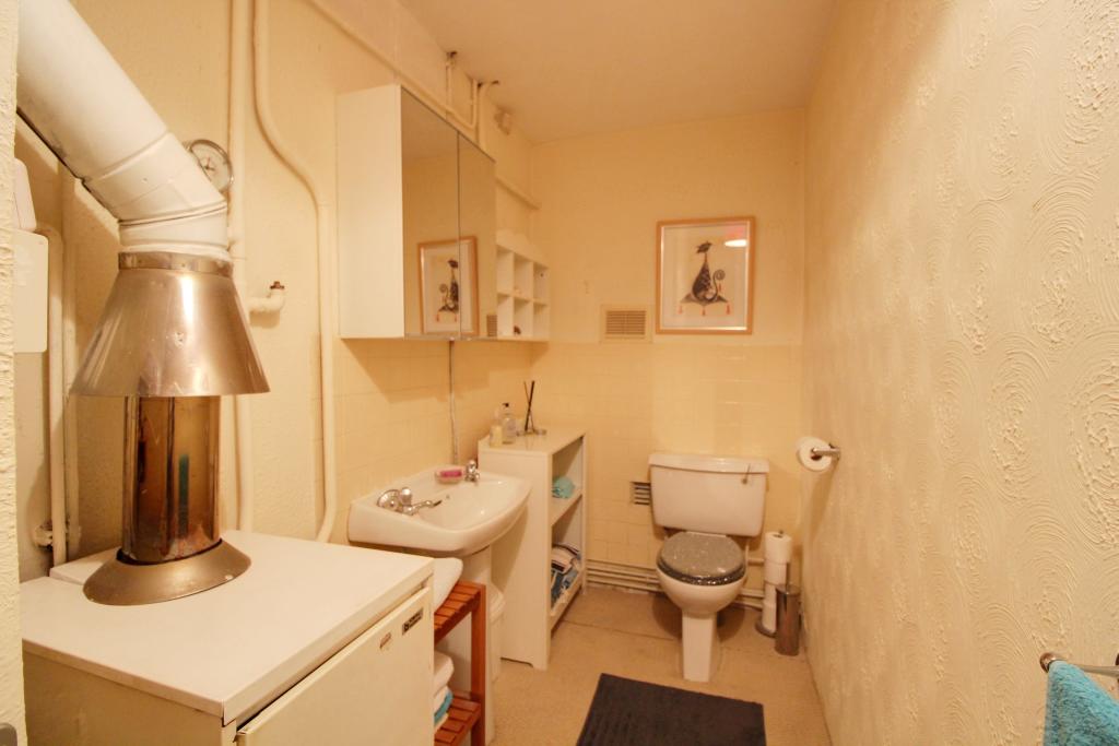 Tb Ground toilet