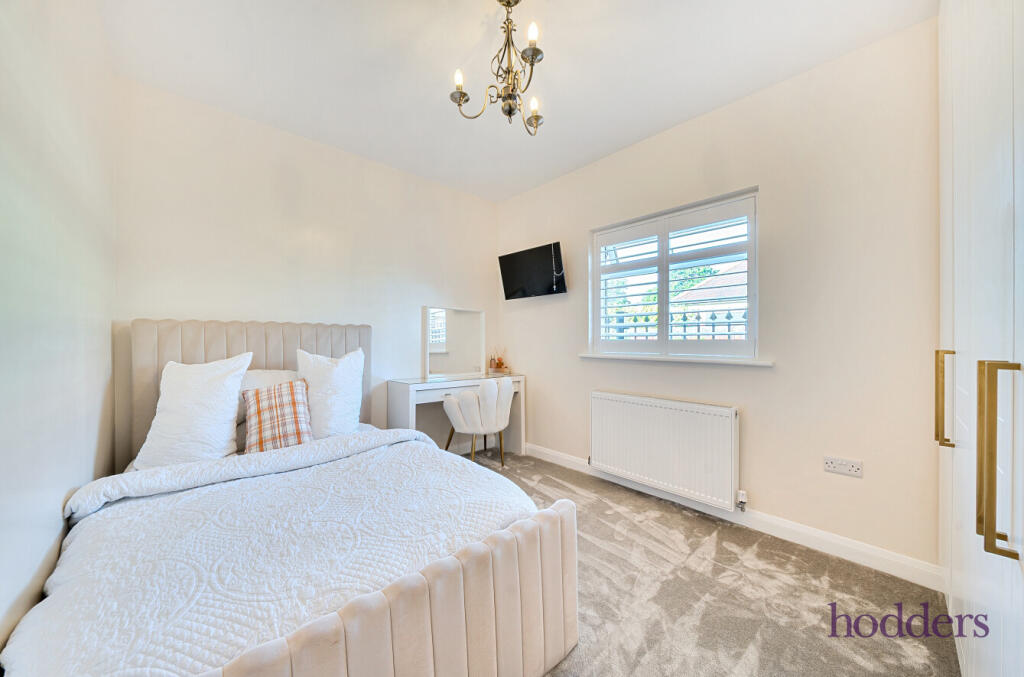 1b9cc370-1805-495...