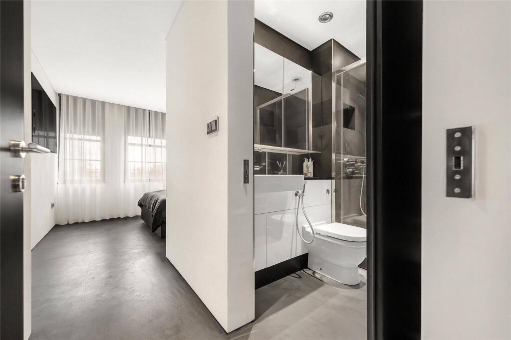 Bedroom/En Suite