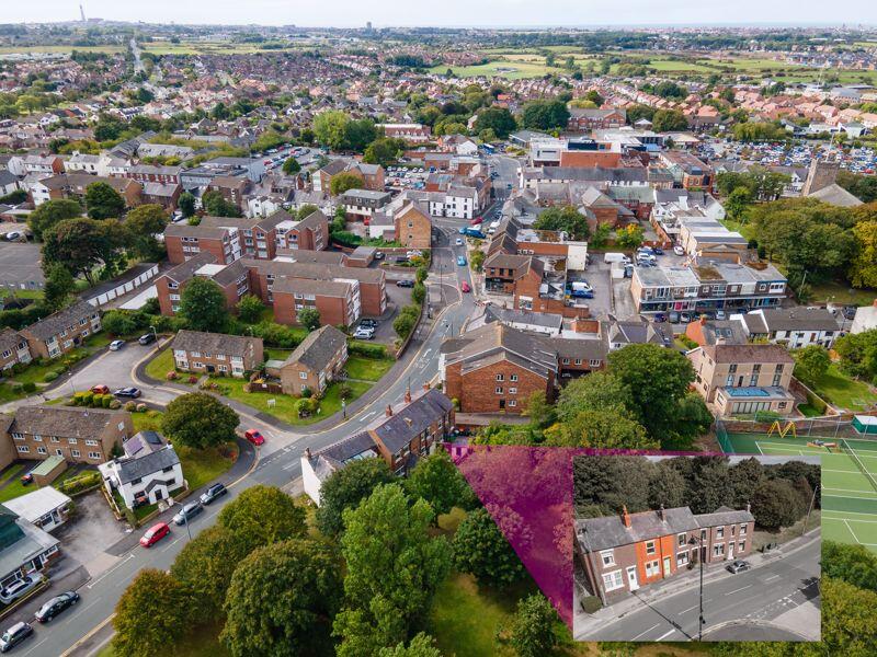 Minutes from town centre amenities 