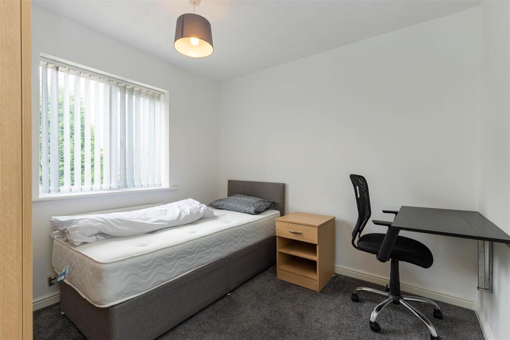 5 Watermeet Grove-4.jpg