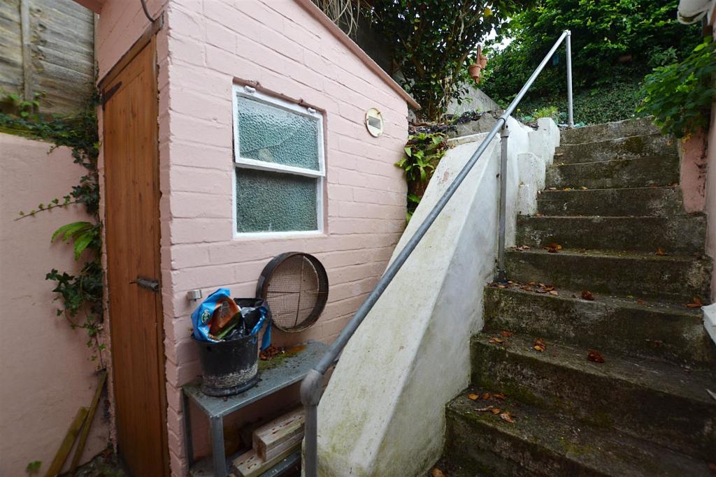 rear steps.JPG