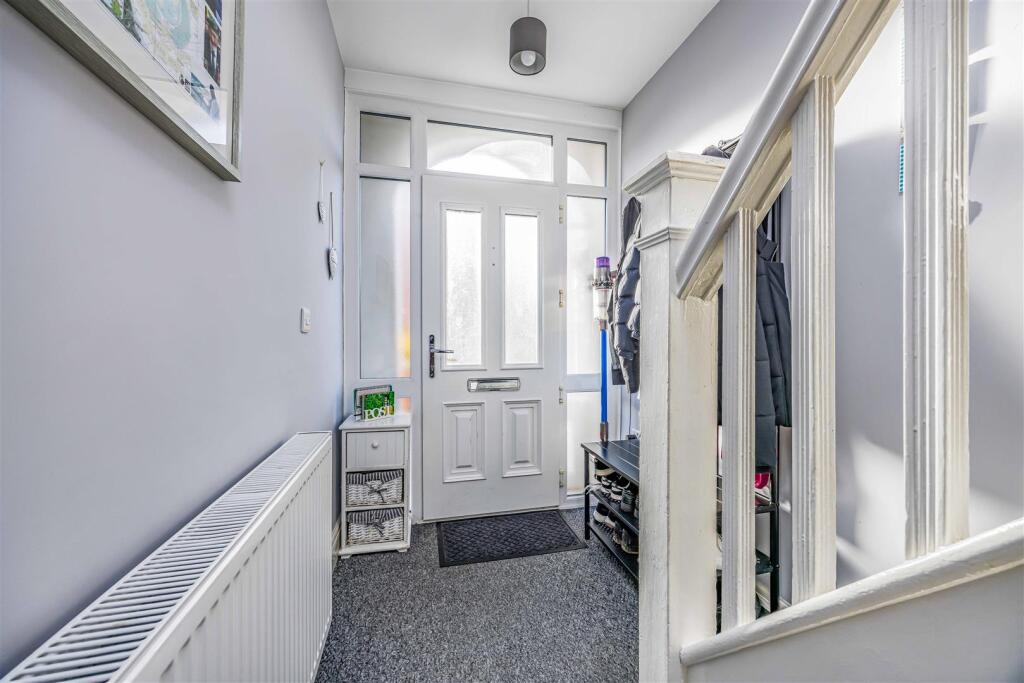 67 Cobden Avenue, Portsmouth-Small-PorticoMarketin