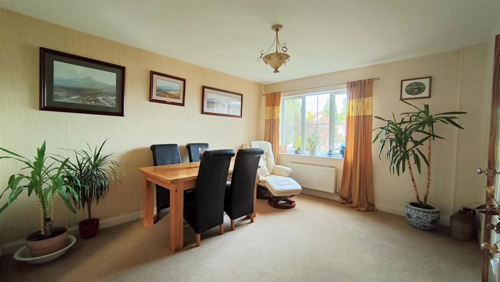 dining room.jpg