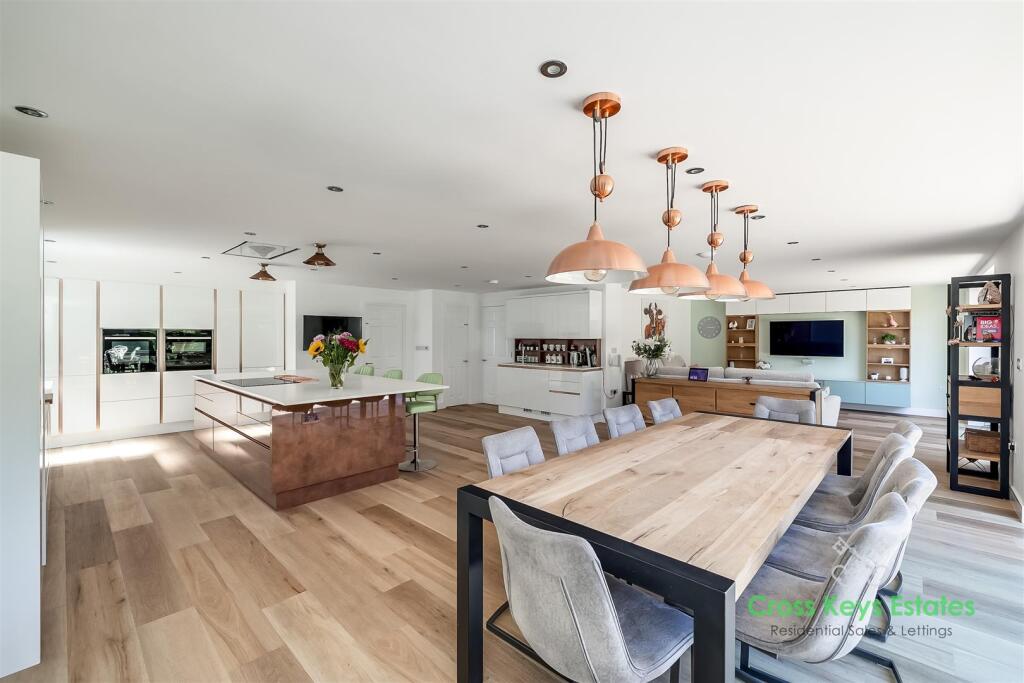 Open Plan Living Room / Kitchen