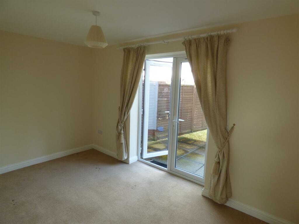 Bedroom 1.JPG
