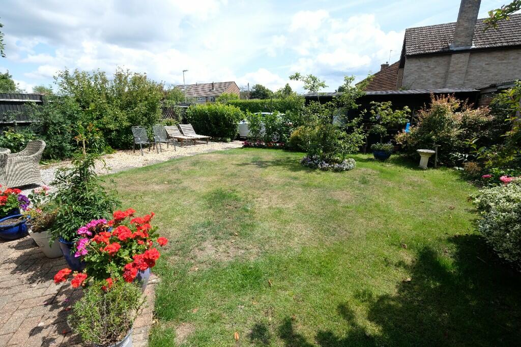 GARDEN 
