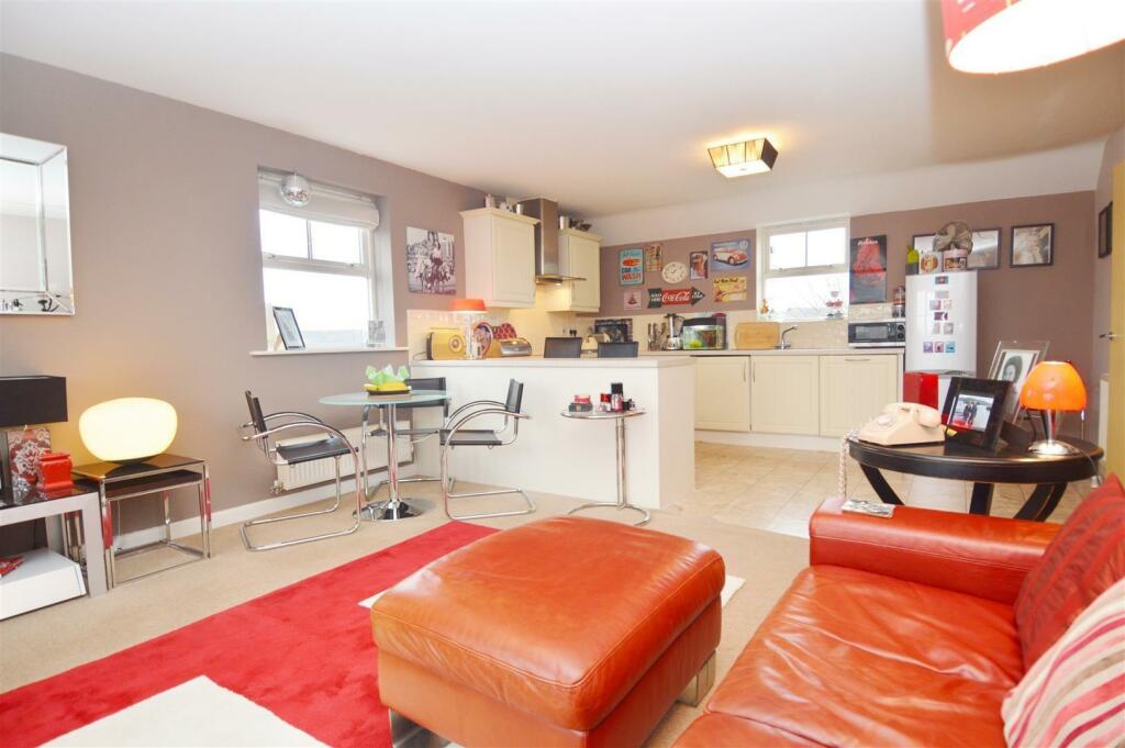 the malting kitchen lounge.jpg