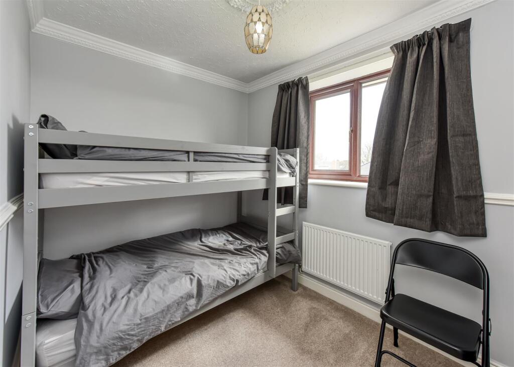 14 Greenacre Drive-bed3.jpg